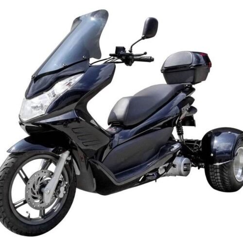 Q6 150cc Trike, Automatic Shifting, Full Wind Screen, Locking Trunk